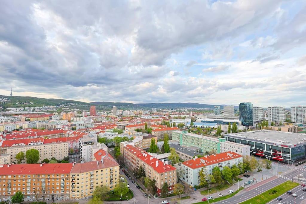 Danubius One - Spacious Apartment W Free Parking Bratislava Buitenkant foto